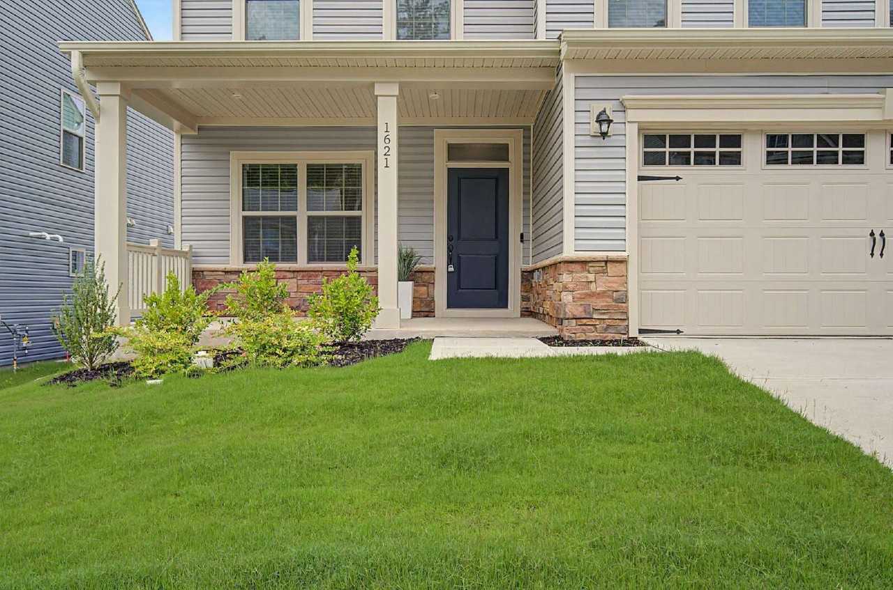 1621 Crimson Leaf Ln - Photo 3 of 48