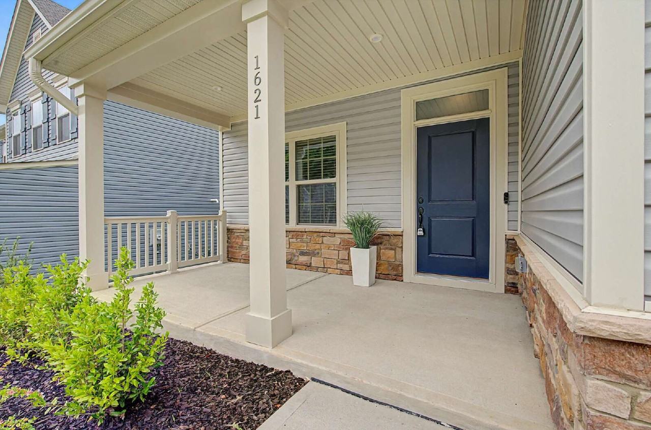 1621 Crimson Leaf Ln - Photo 4 of 48