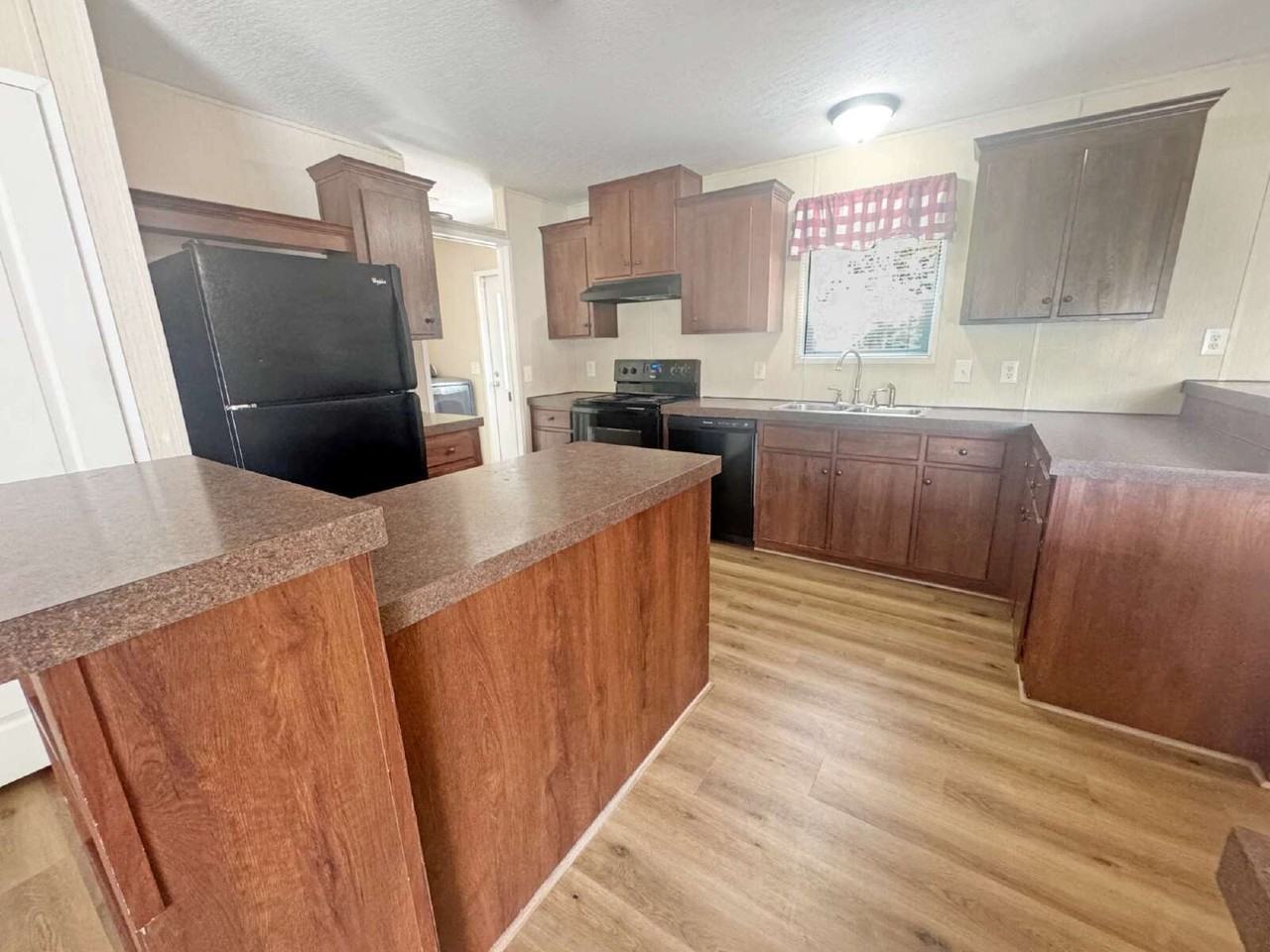 2496 Venture Dr - Photo 6 of 16