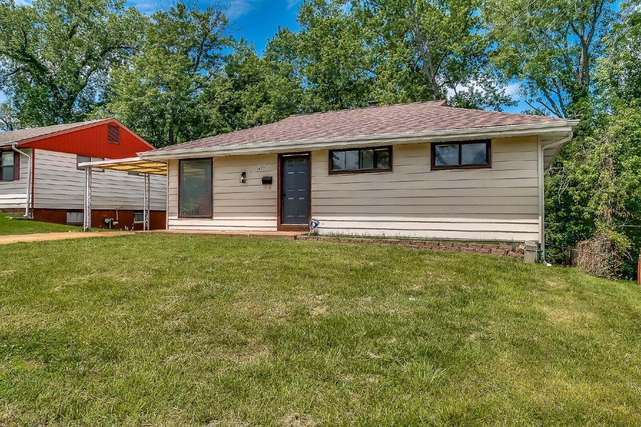 5685 Parchester Dr - Photo 2 of 24