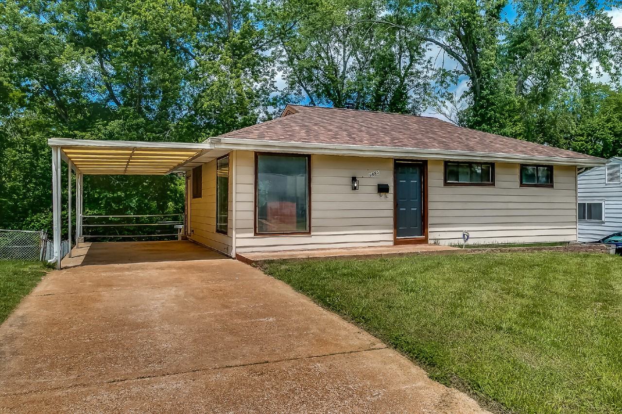 5685 Parchester Dr - Photo 3 of 24
