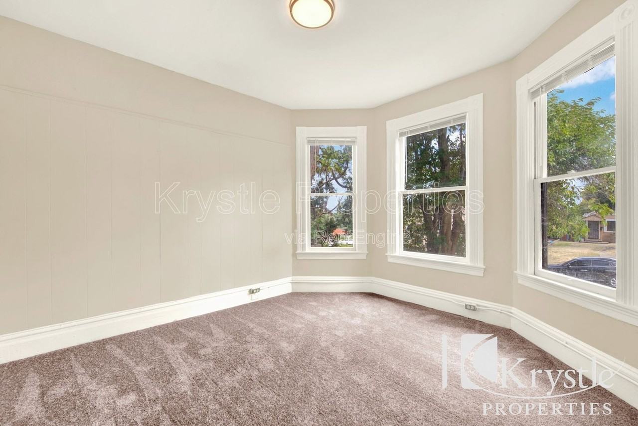 709 Carolina St - Photo 6 of 19