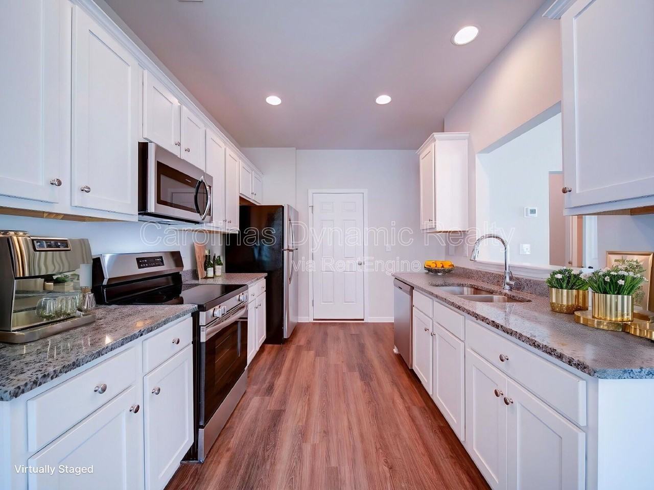 914 S Battleground Ave #4 - Photo 6 of 27