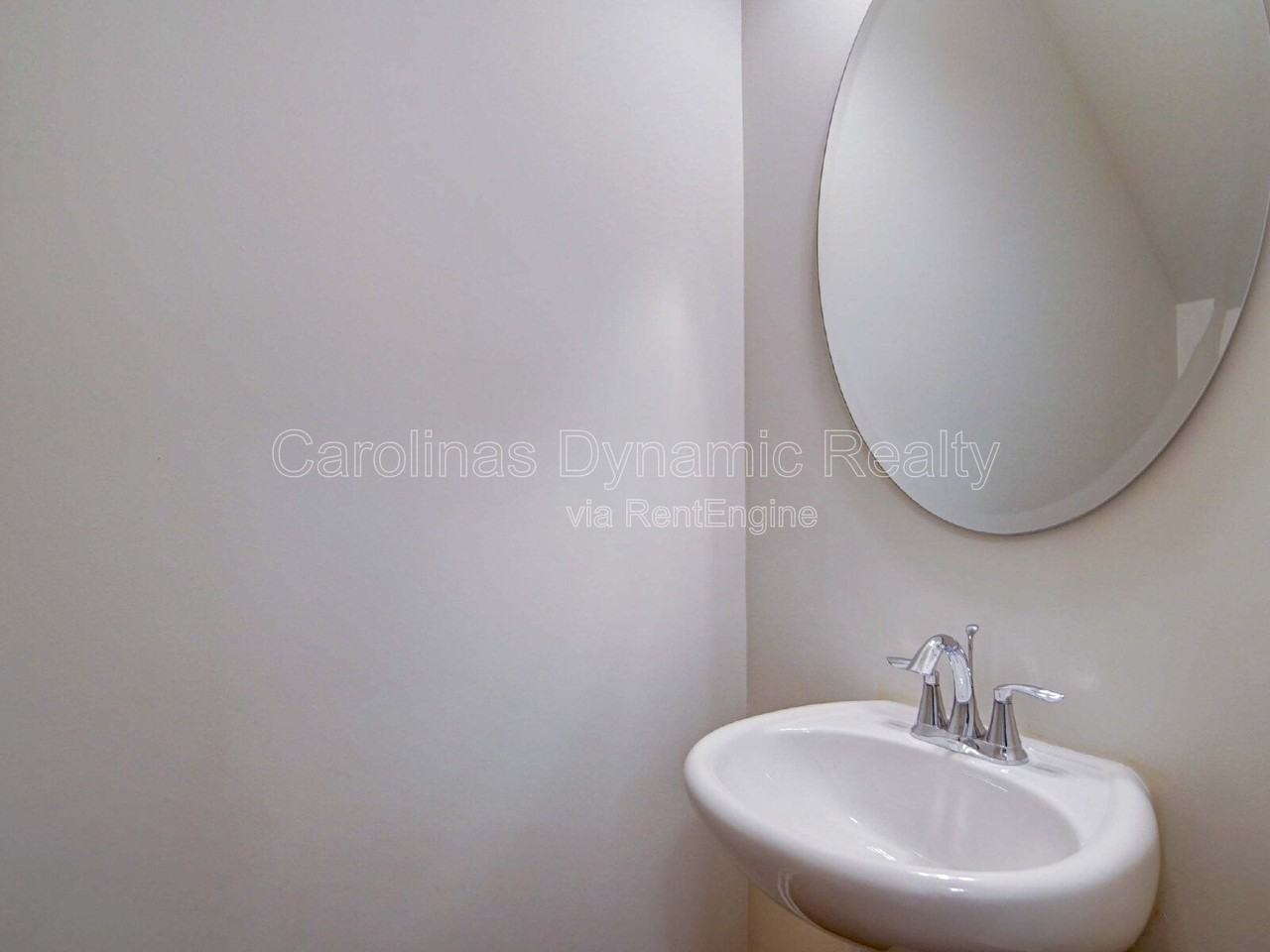 914 S Battleground Ave #4 - Photo 7 of 27