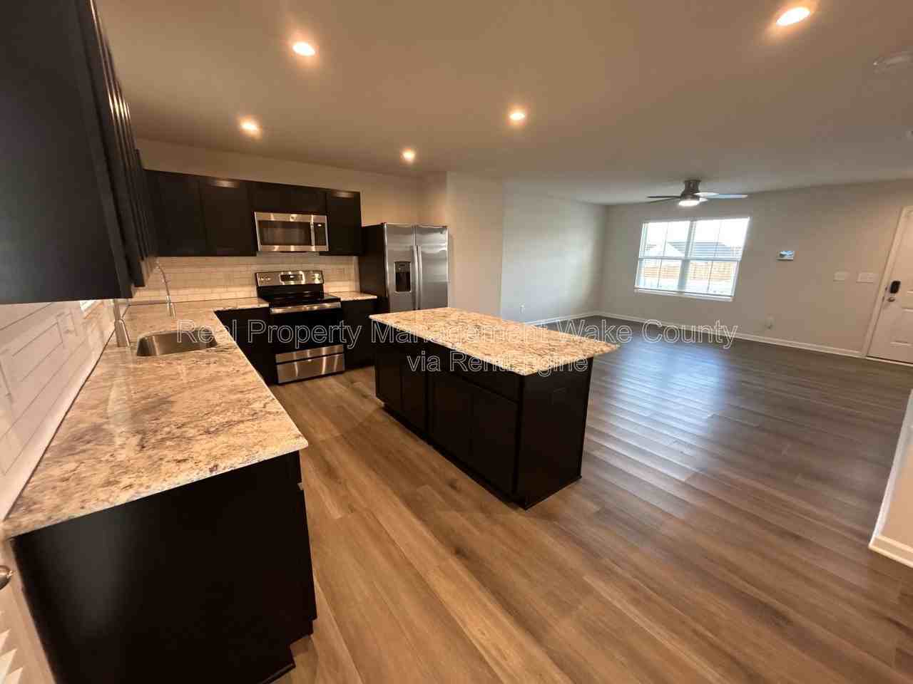 262 Hunting Wood Dr - Photo 4 of 41