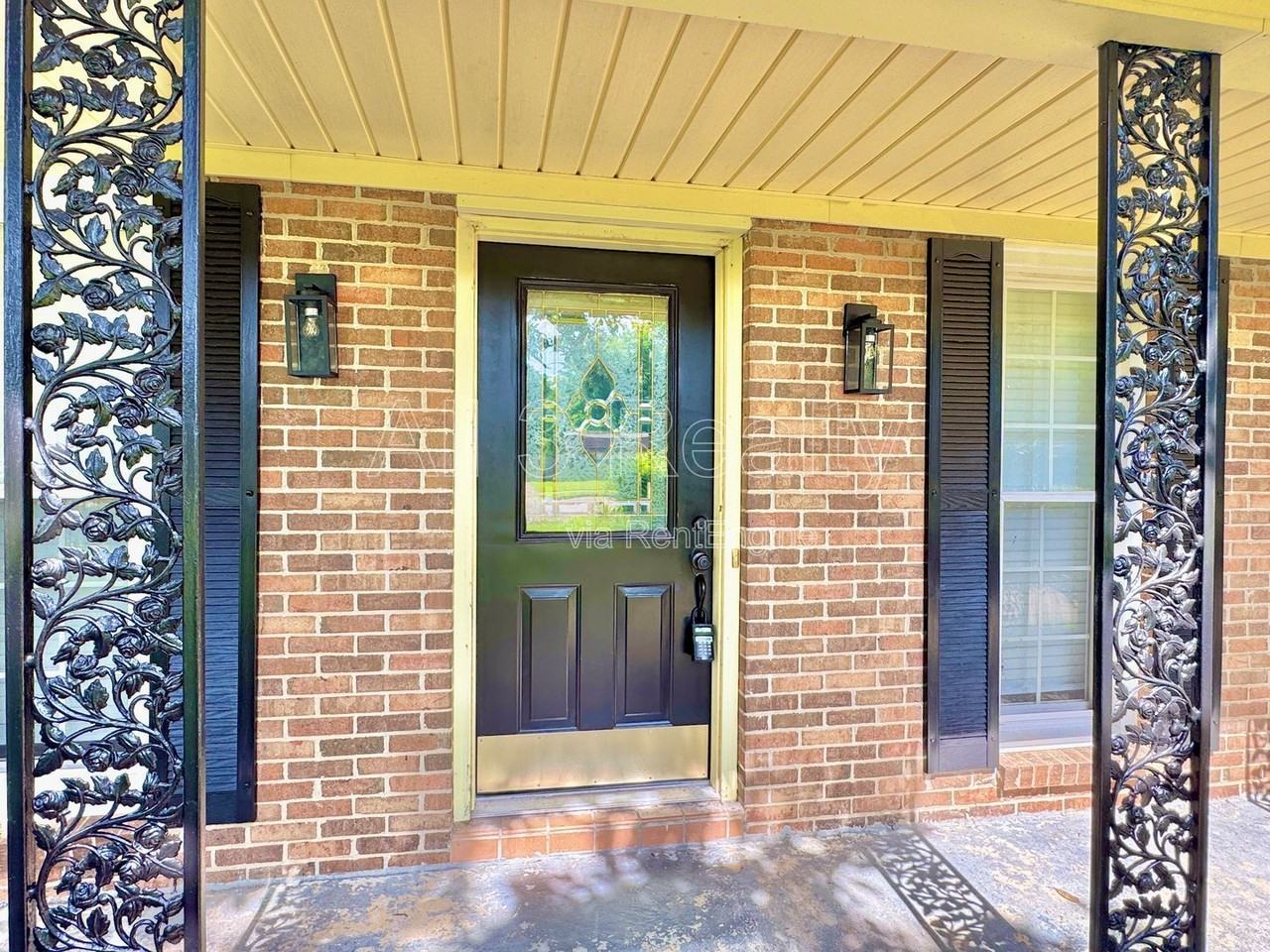713 Dubuque Dr - Photo 4 of 36