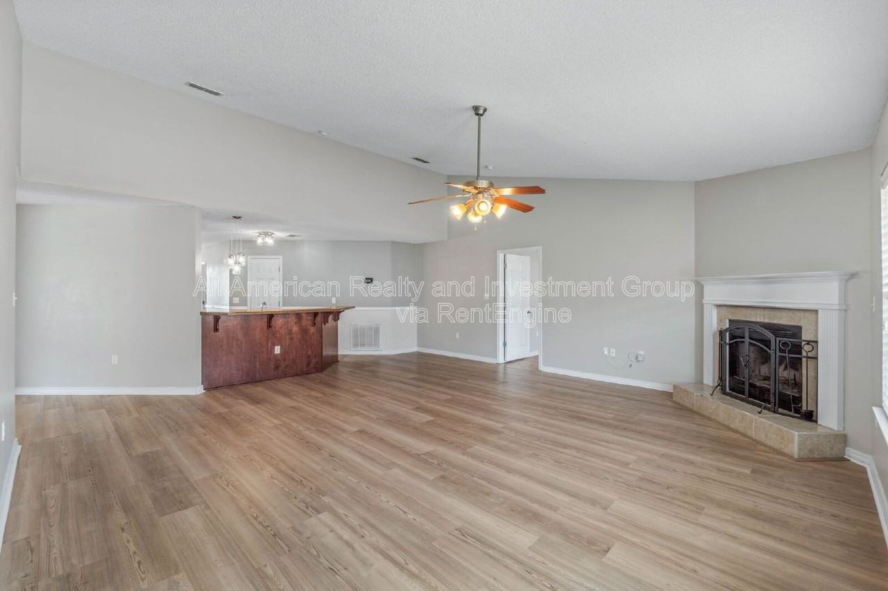 203 Citadel Ln - Photo 7 of 33