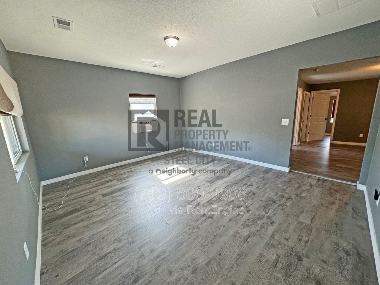 1012 W 11th St - Photo 5 of 26