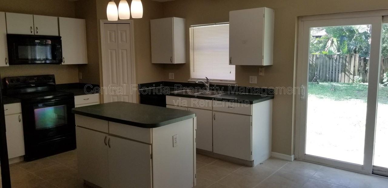 4040 Iveyglen Ave - Photo 3 of 5