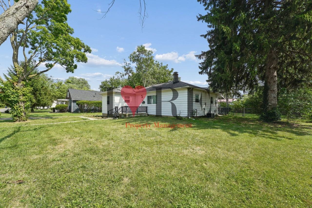 1823 Ward Rd - Photo 3 of 26