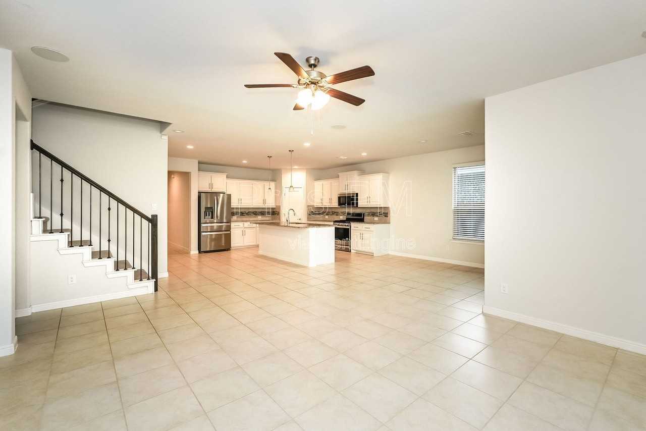 1016 Napier Way - Photo 5 of 23