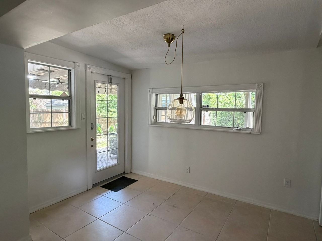 1227 Country Club Dr - Photo 2 of 20