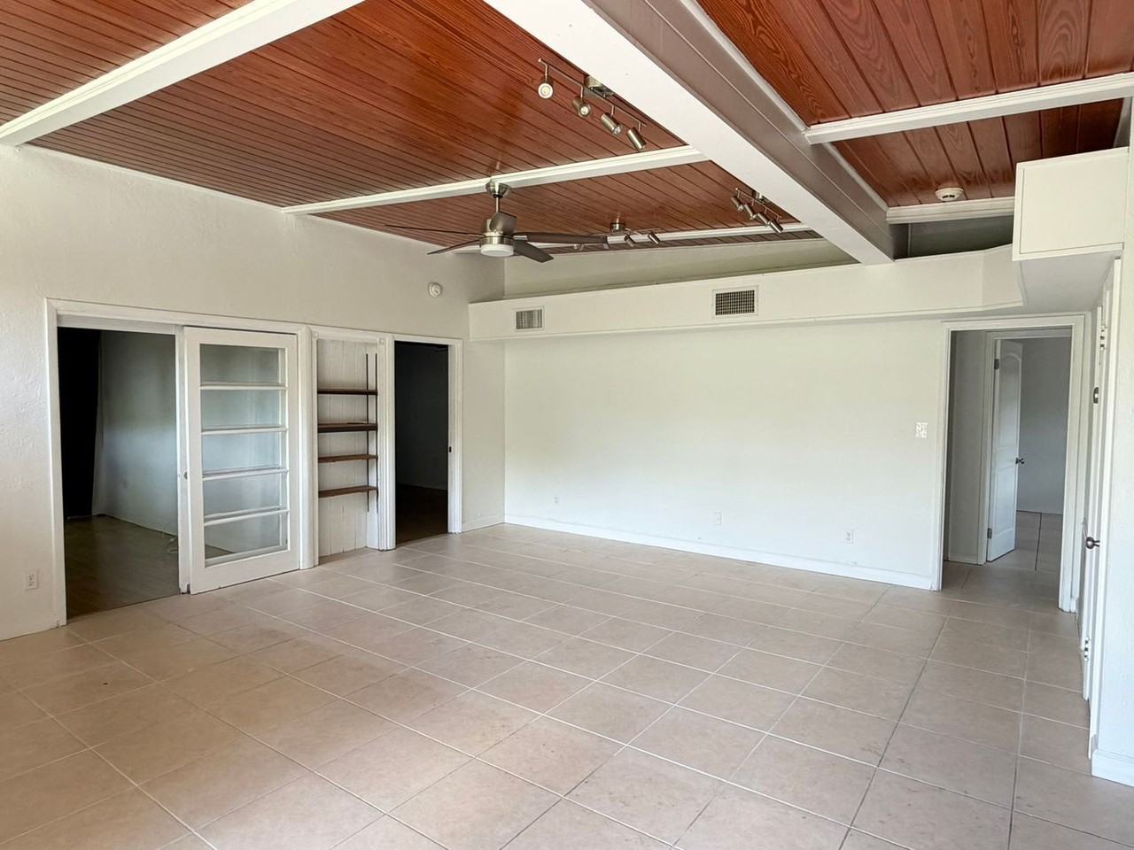 1227 Country Club Dr - Photo 3 of 20