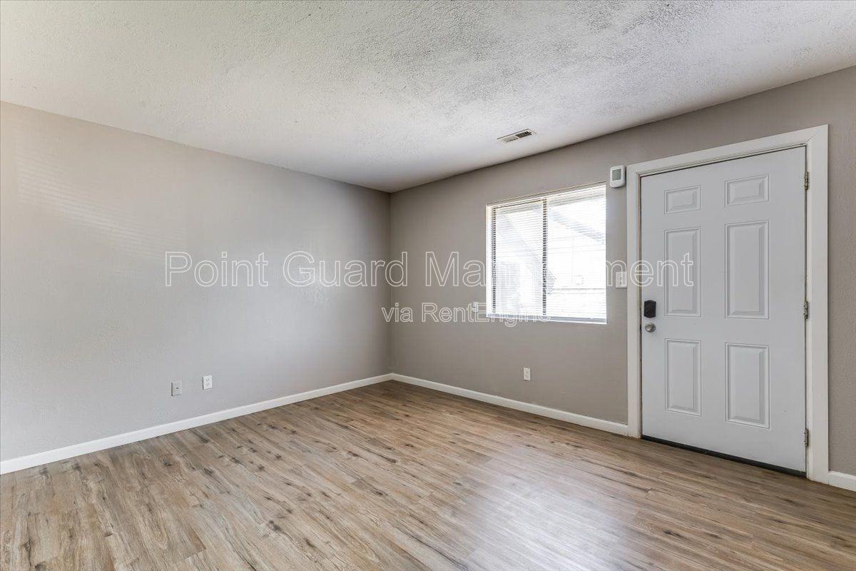 3040 N Arkansas Ave #4 - Photo 3 of 25