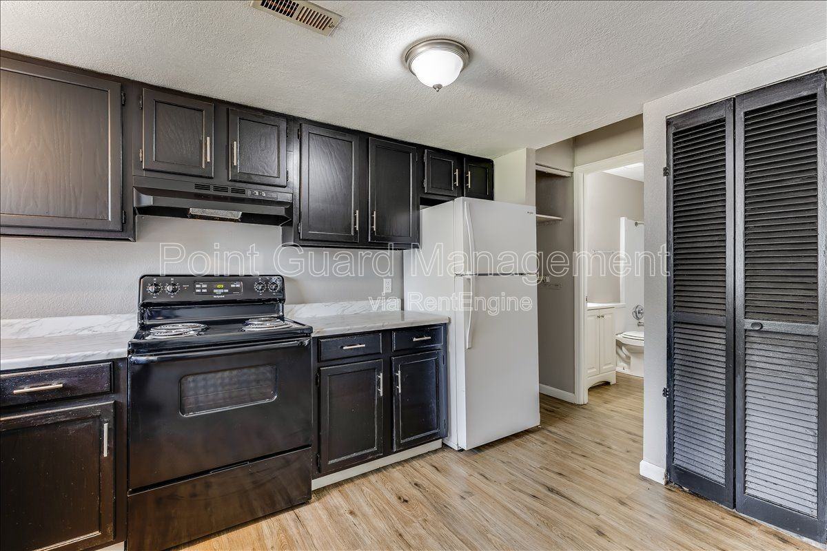 3040 N Arkansas Ave #4 - Photo 5 of 25