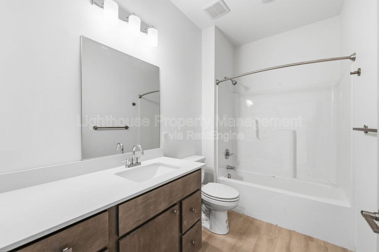 4957 Plainfield Ave Ne #101 - Photo 7 of 40