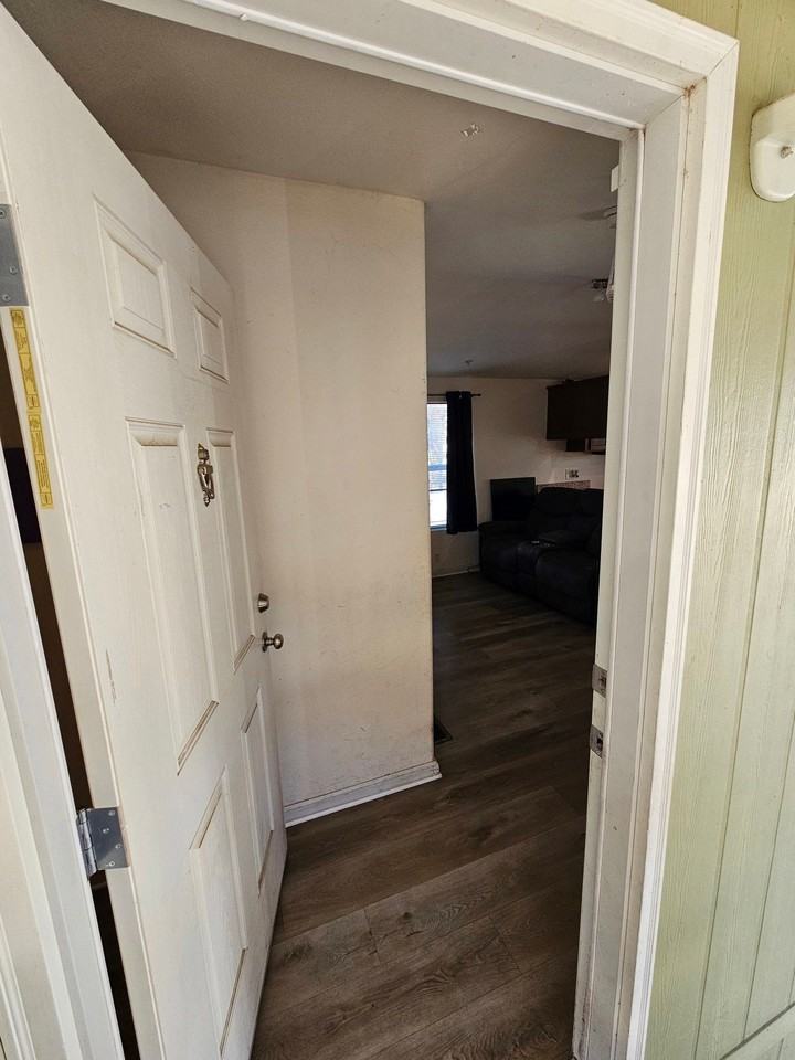 21100 State St - Photo 2 of 9