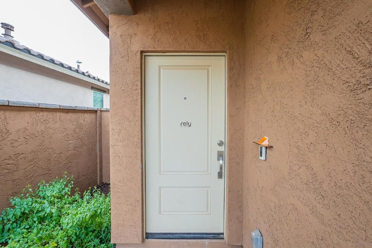 14155 W Georgia Dr - Photo 4 of 33