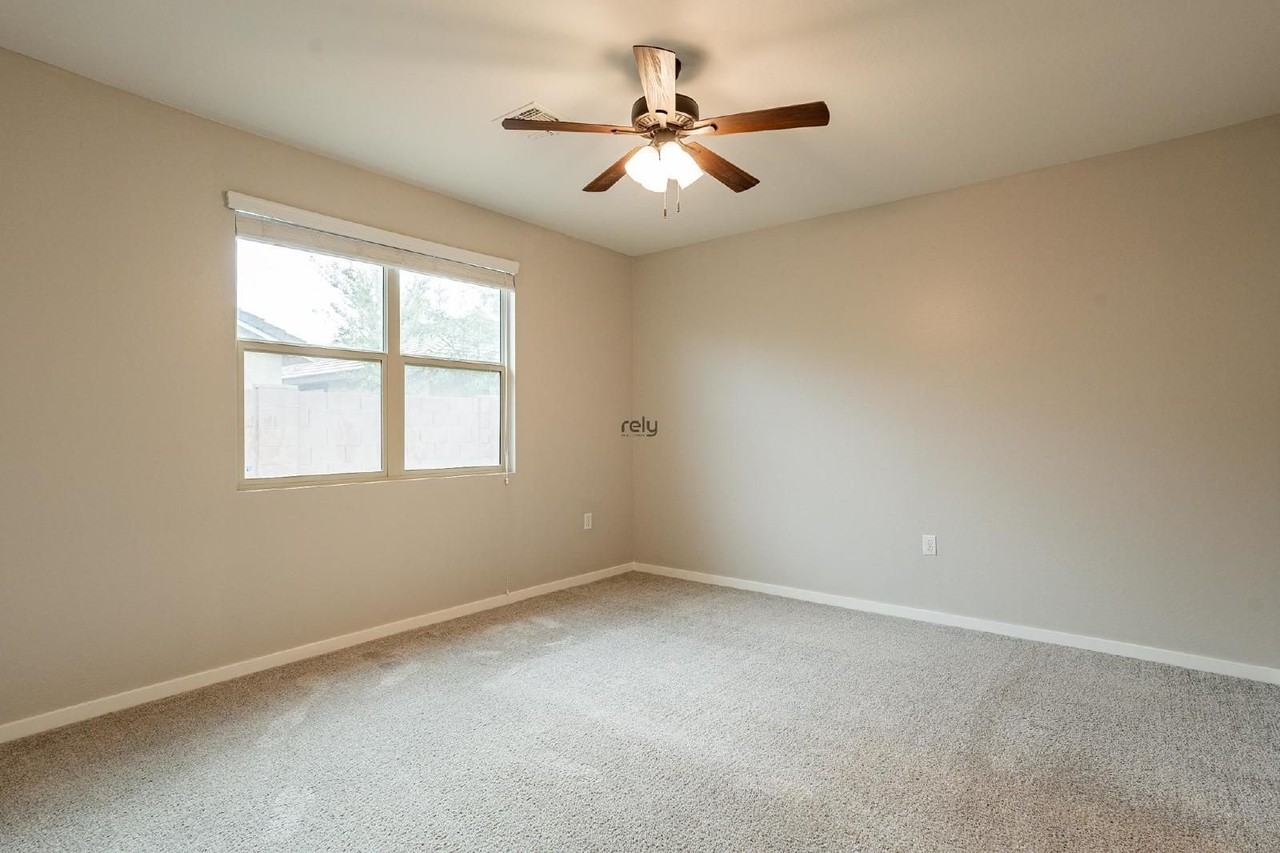 14155 W Georgia Dr - Photo 5 of 33