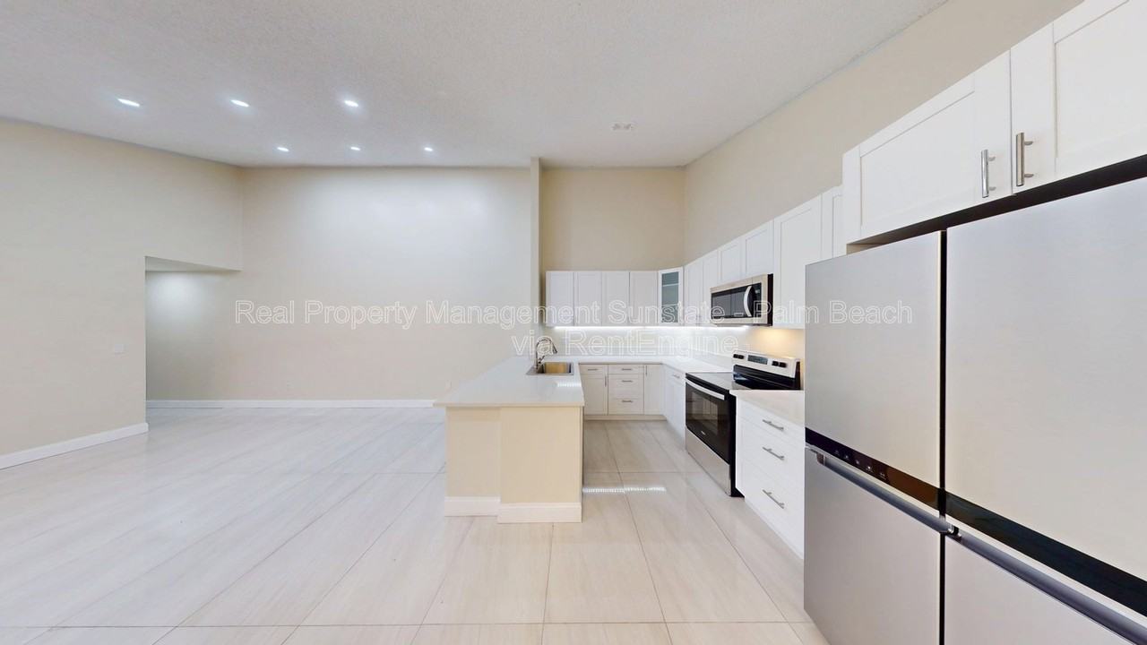 1080 Summit Place Cir #A - Photo 4 of 17