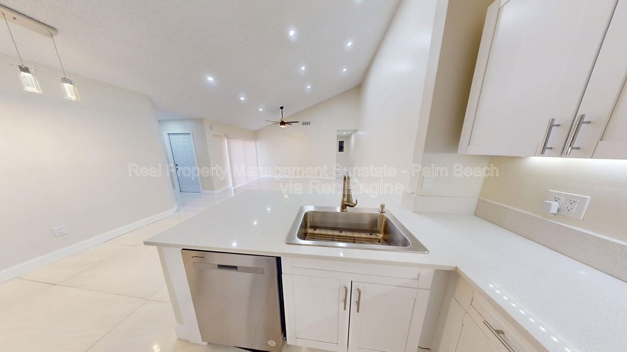 1080 Summit Place Cir #A - Photo 6 of 17