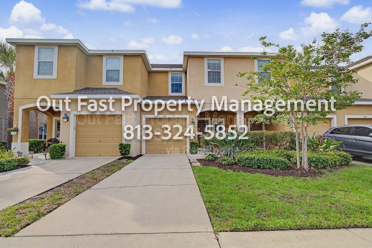 6919 Holly Heath Dr