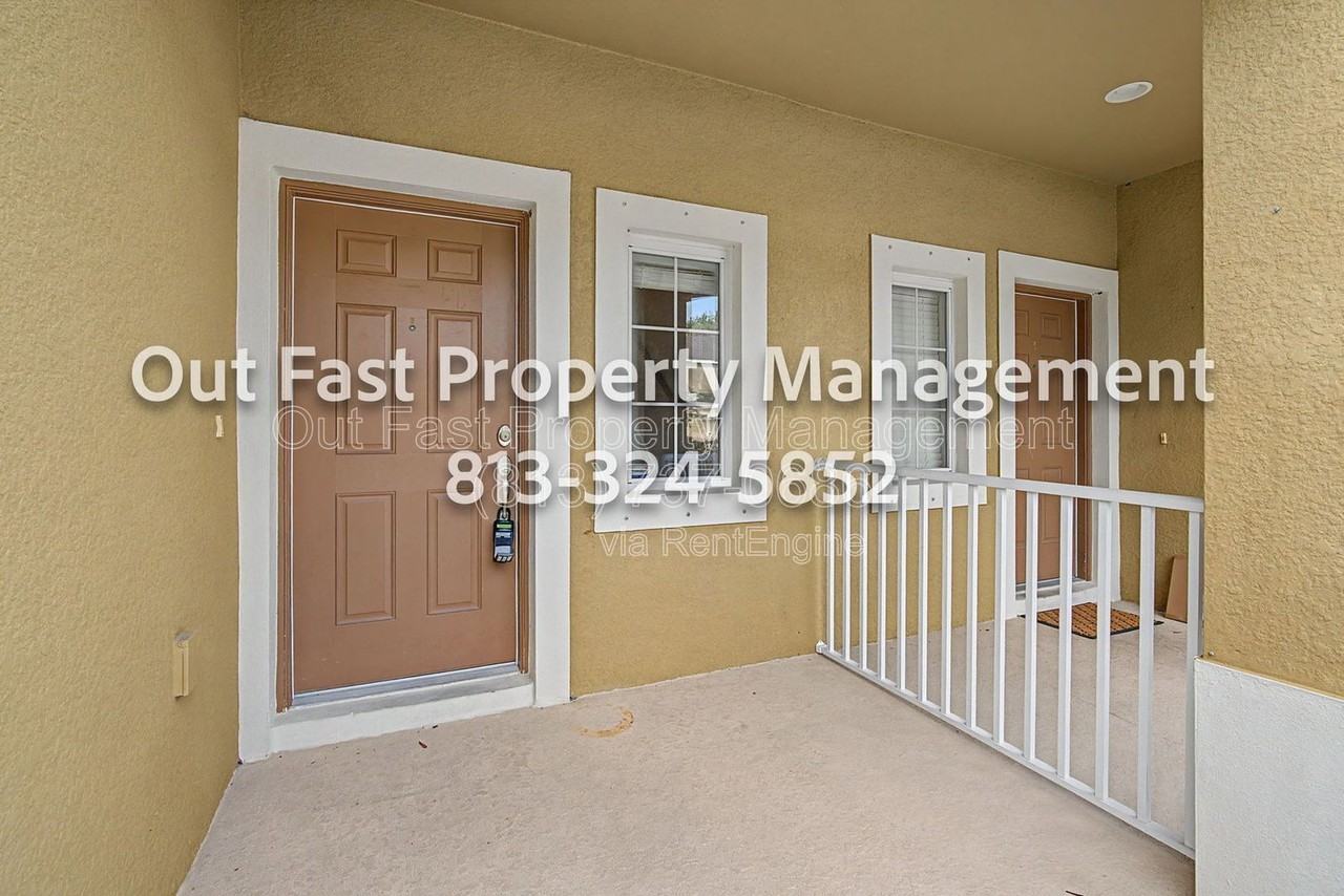6919 Holly Heath Dr - Photo 3 of 47