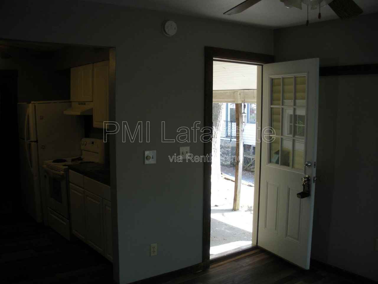 422 Asher St #B - Photo 2 of 8