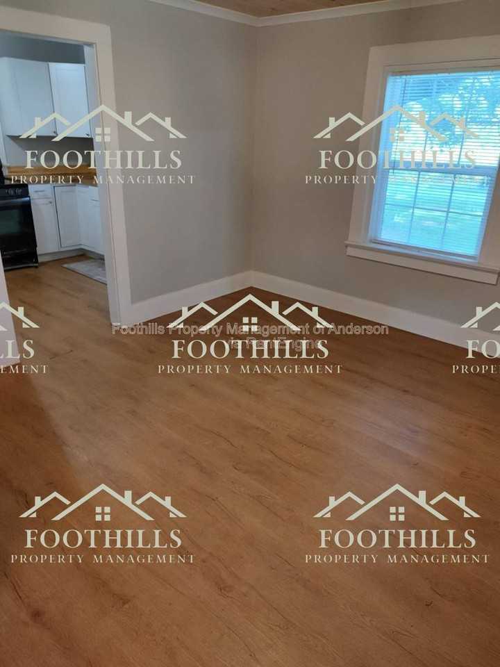 1905 Marett Rd - Photo 5 of 26