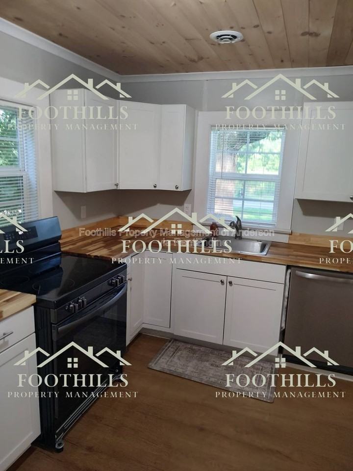1905 Marett Rd - Photo 6 of 26