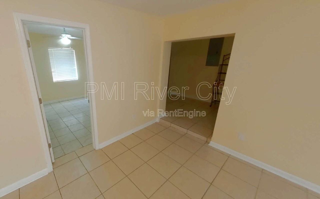7923 Berry Ave - Photo 3 of 15