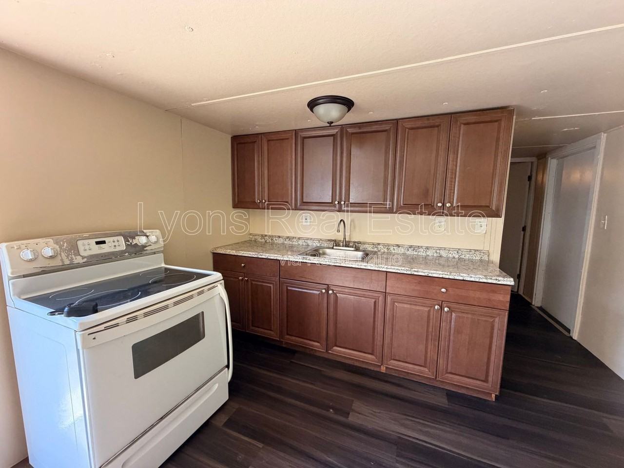 7972 Breeze Dr - Photo 4 of 7