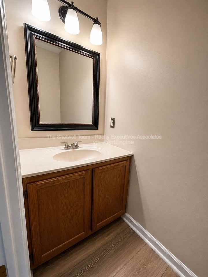 437 S Gallaher View Rd #7 - Photo 6 of 14