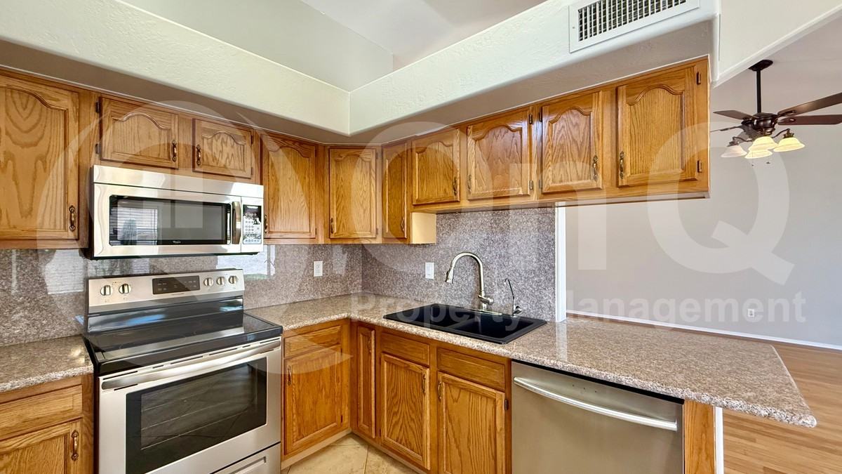 18832 N 3rd Ave - Photo 3 of 20