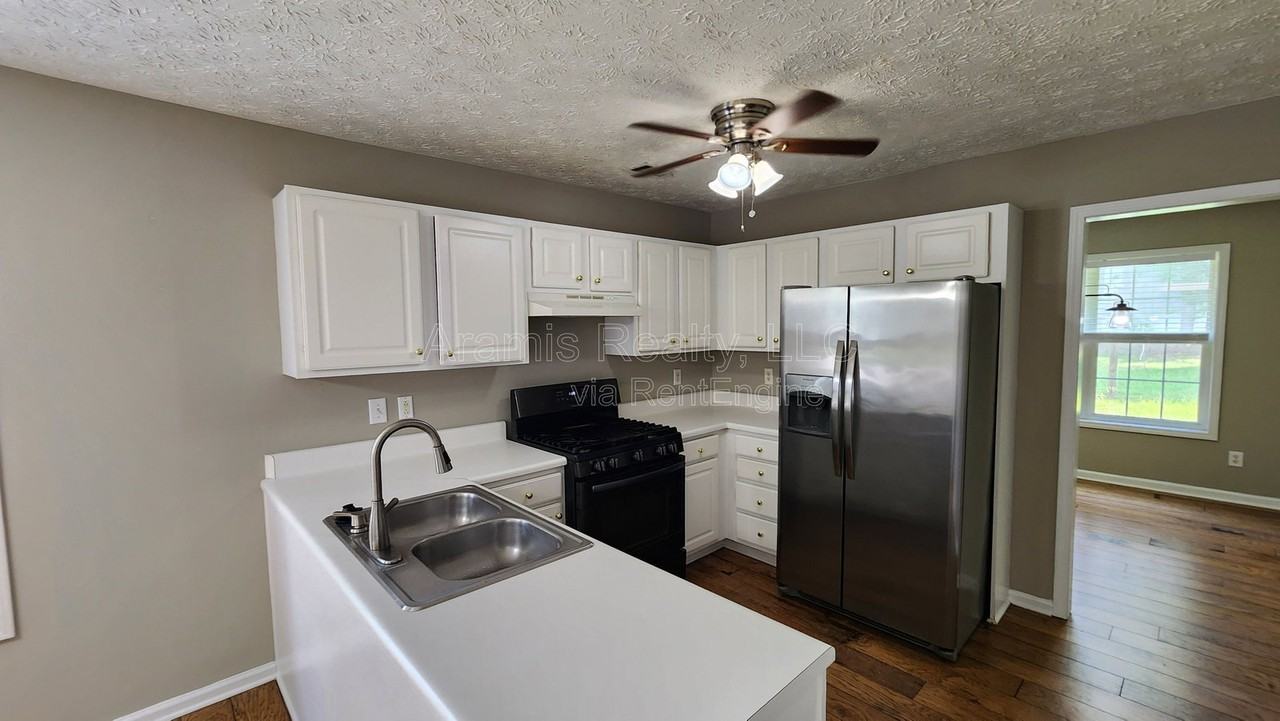 5090 Edinborough Pl - Photo 3 of 15