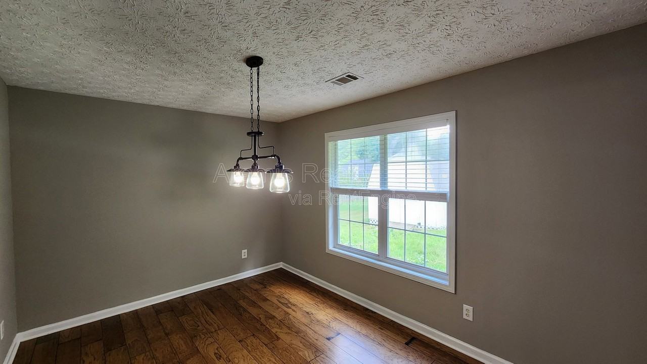 5090 Edinborough Pl - Photo 5 of 15