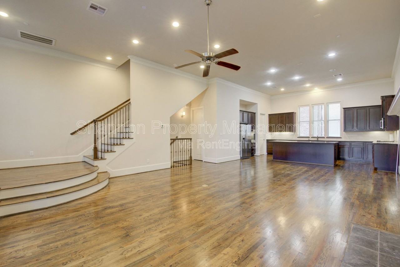 9627 Fannin Sta W - Photo 6 of 20