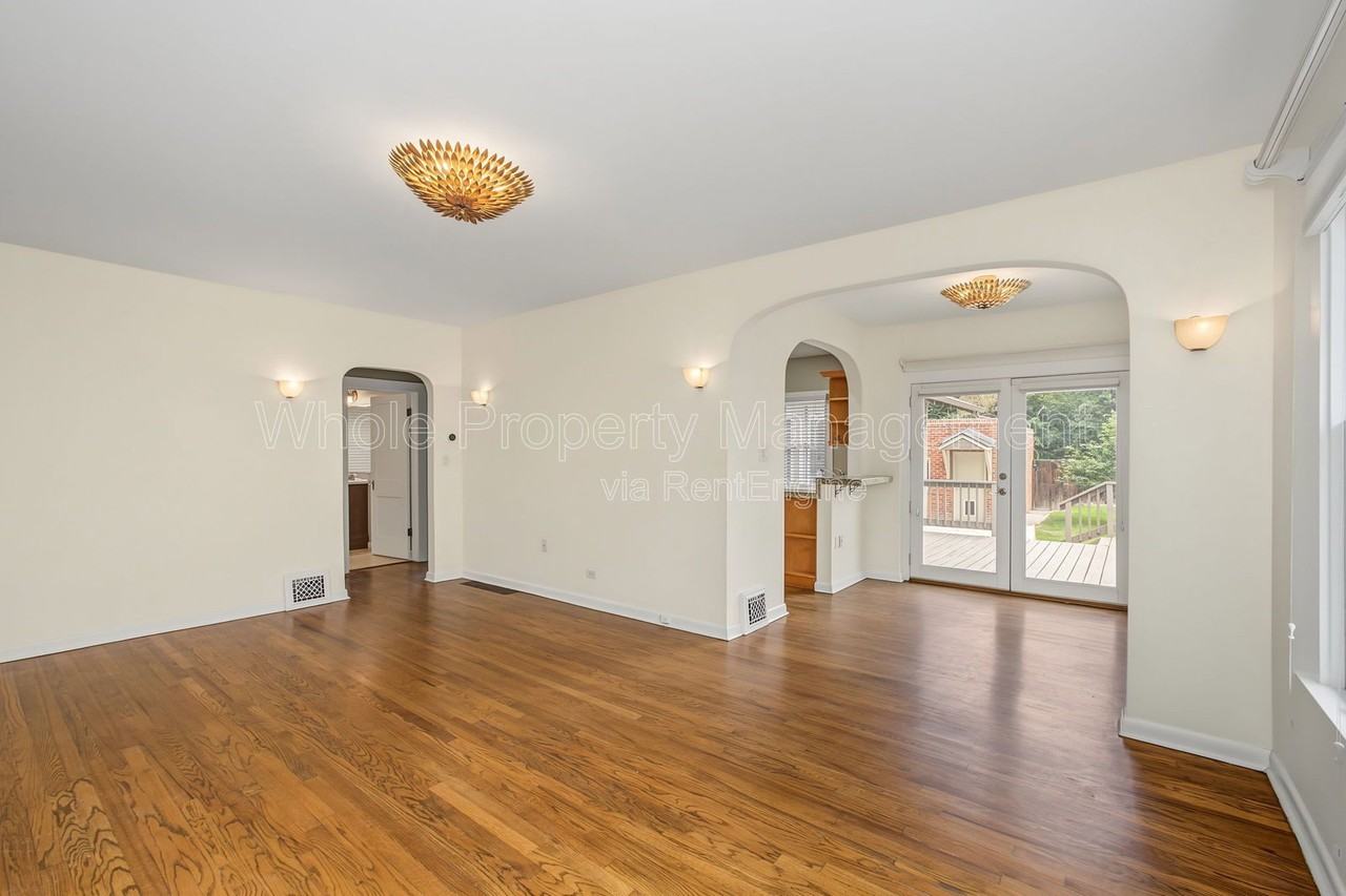 1872 S Marion St - Photo 3 of 31