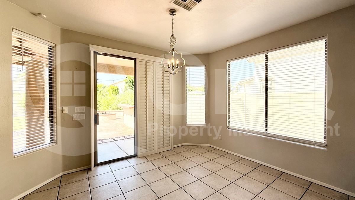 1674 E Aloe Pl - Photo 7 of 20