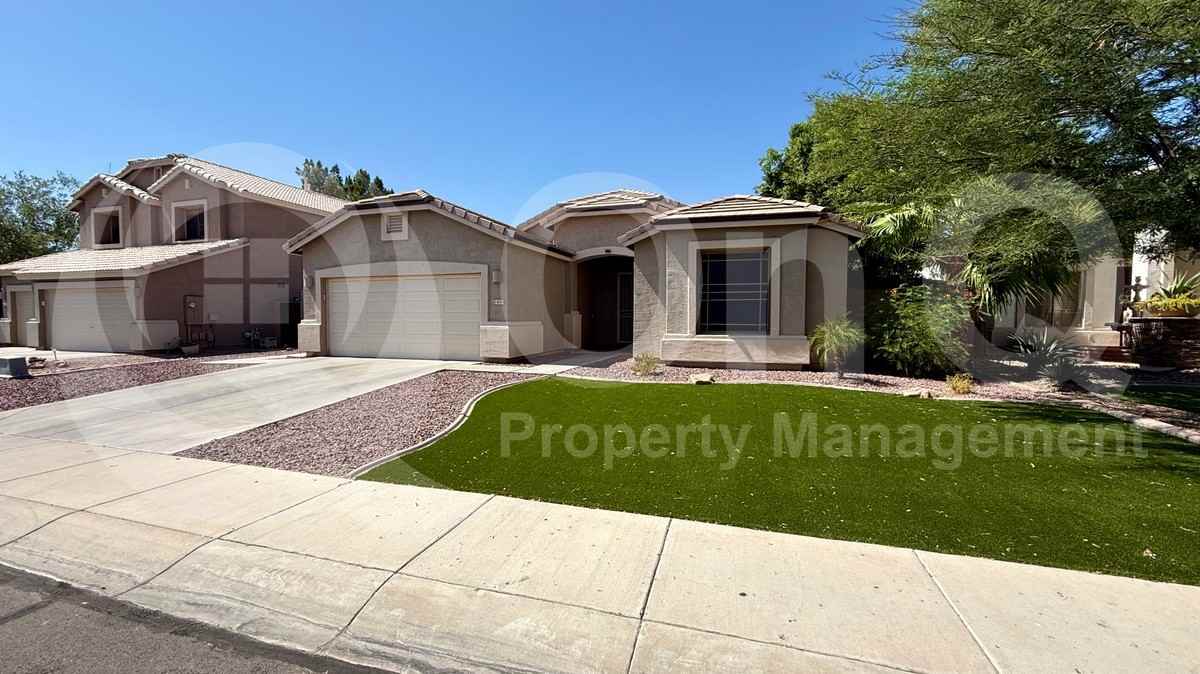 1674 E Aloe Pl - Photo 2 of 20