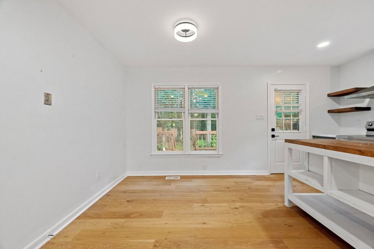 6608 Wexford Ln - Photo 4 of 34