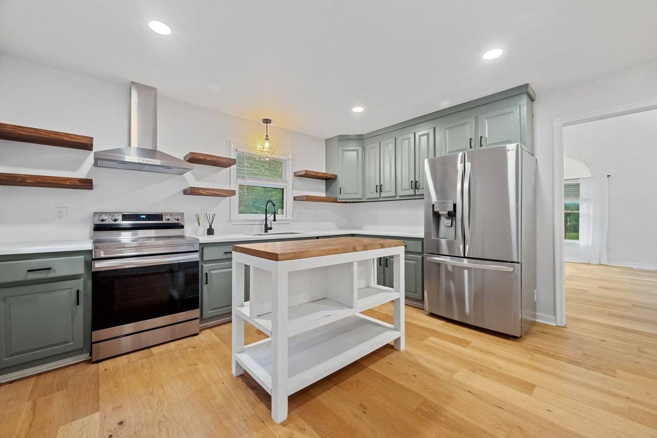 6608 Wexford Ln - Photo 5 of 34