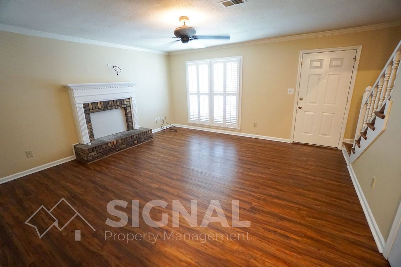 352 Jamestown Manor Dr - Photo 3 of 21