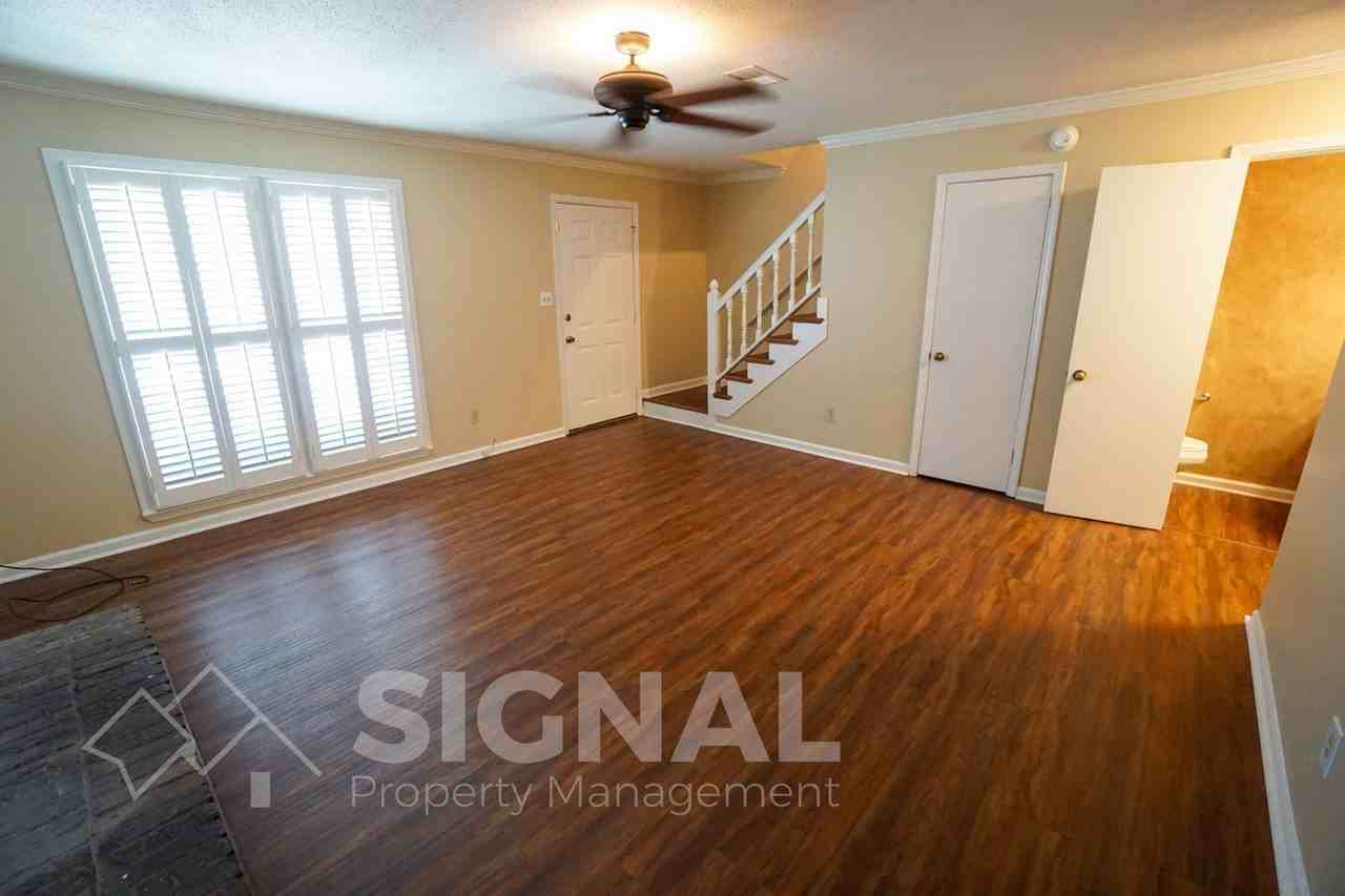 352 Jamestown Manor Dr - Photo 4 of 21