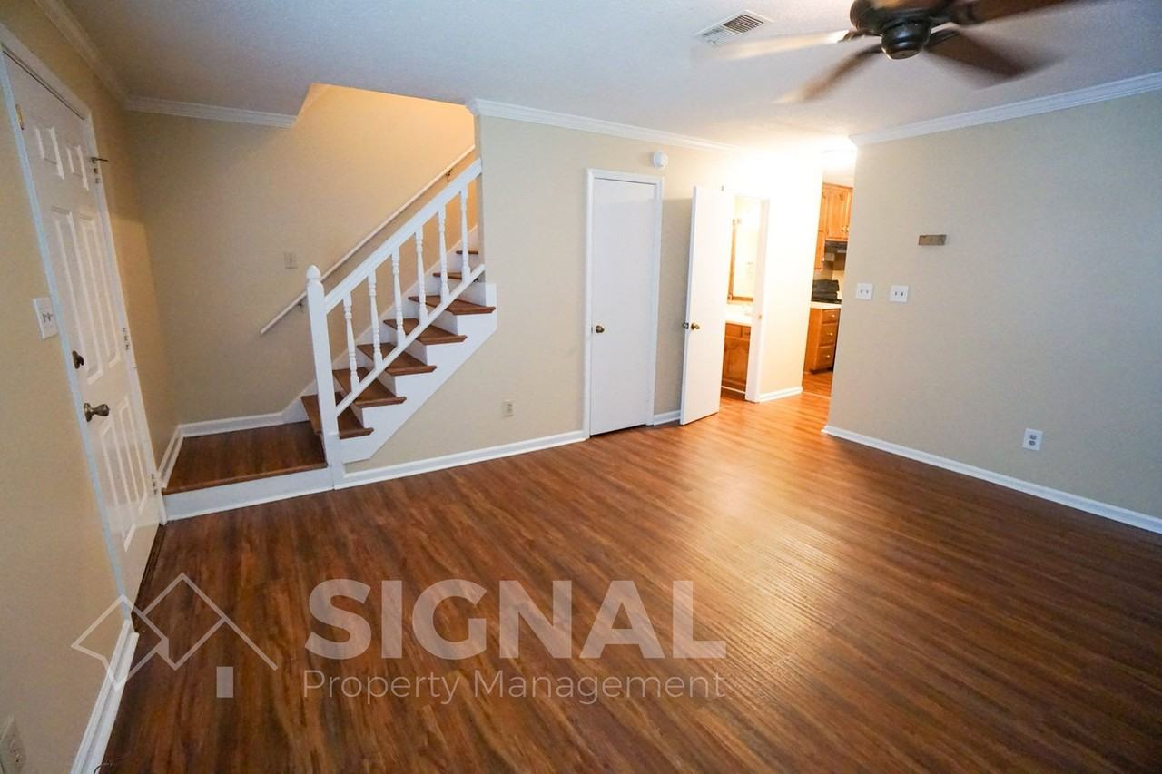 352 Jamestown Manor Dr - Photo 5 of 21