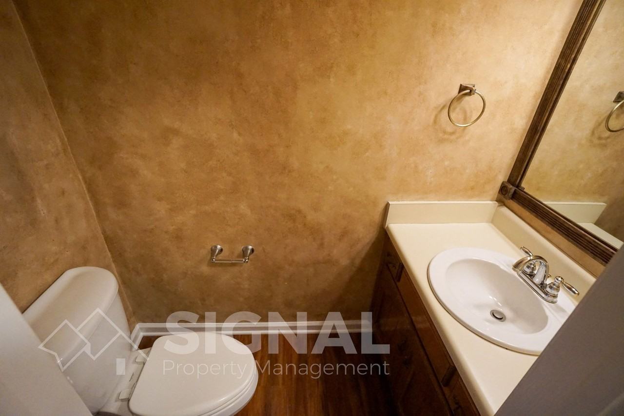 352 Jamestown Manor Dr - Photo 6 of 21