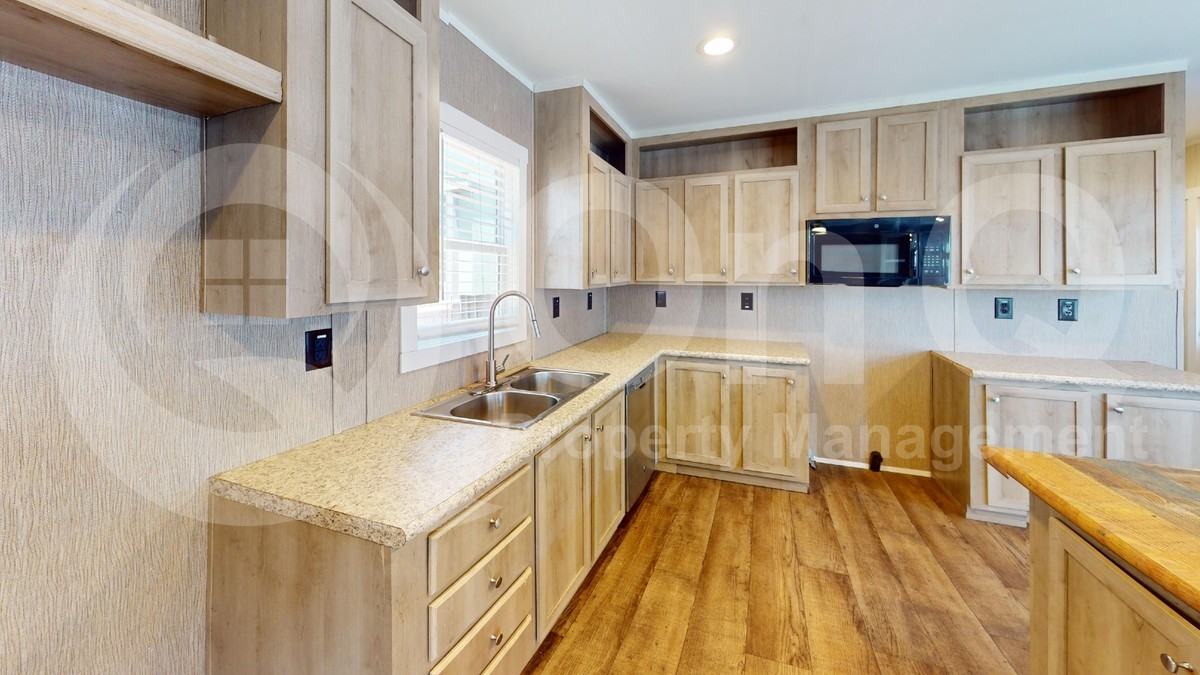 7415 Remington Rd - Photo 3 of 14