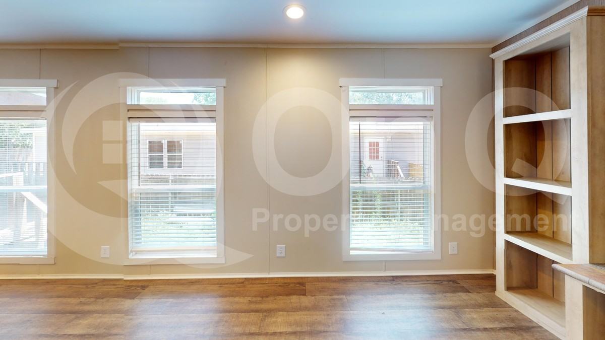 7415 Remington Rd - Photo 5 of 14