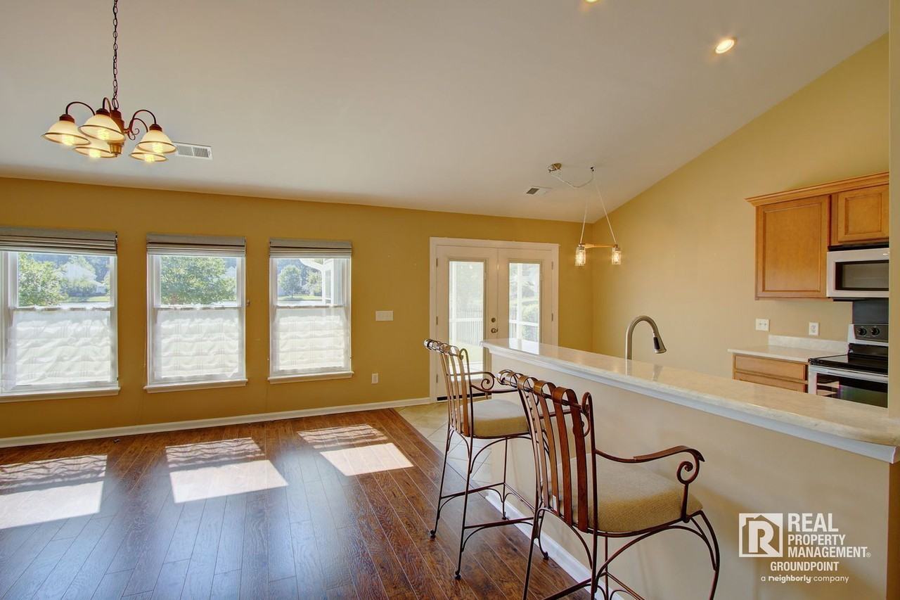 97 Avonshire Dr - Photo 2 of 27