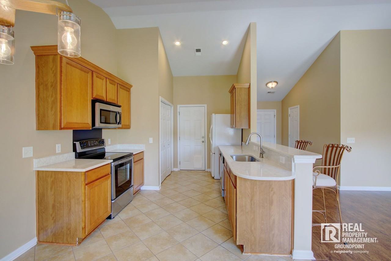 97 Avonshire Dr - Photo 6 of 27